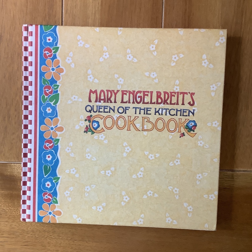 Mary Engelbreit's Queen of the Kitchen Cookbook